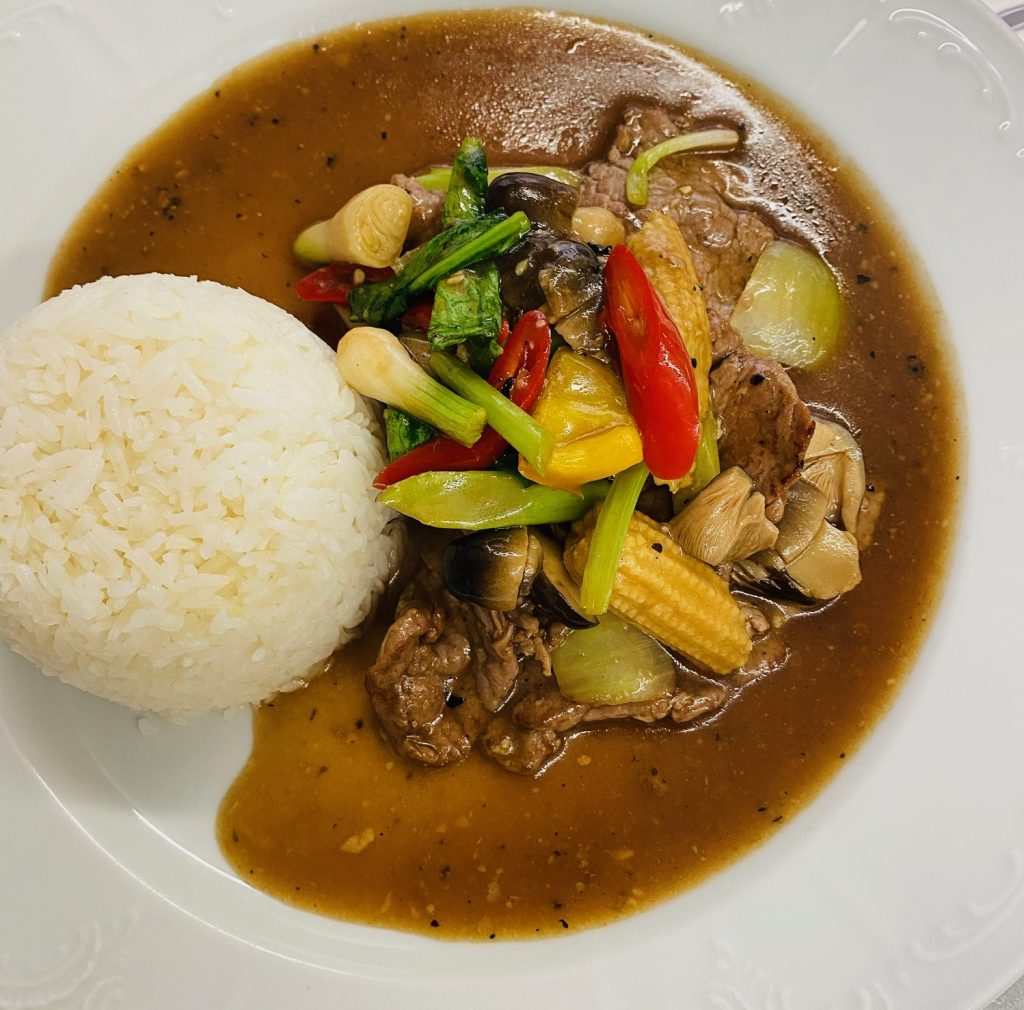 Thai beef wok with vegetables and jasmine rice